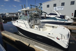 23ft Seaswirl Striper Yacht For Sale