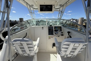 23ft Seaswirl Striper Yacht For Sale