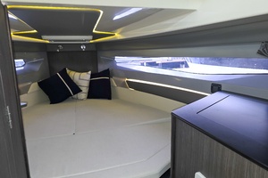 33ft Navan Yacht For Sale