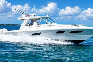 47FT (14.48M) INTREPID Worth Avenue Yachts