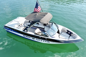 24ft Malibu Yacht For Sale