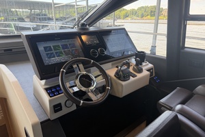 59FT (17.98M) AZIMUT