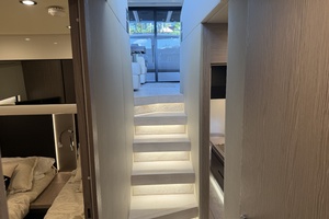 59FT (17.98M) AZIMUT