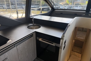 59FT (17.98M) AZIMUT