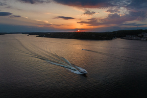 59FT (17.98M) AZIMUT