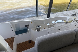 59FT (17.98M) AZIMUT