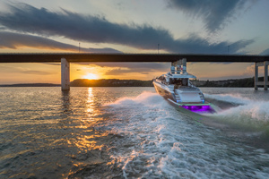 59FT (17.98M) AZIMUT