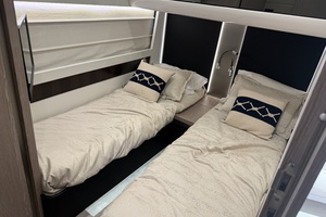 59FT (17.98M) AZIMUT
