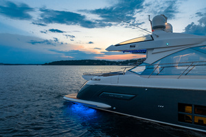 59FT (17.98M) AZIMUT