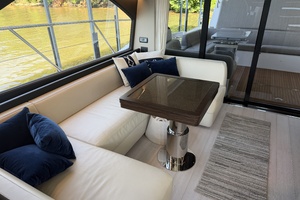 59FT (17.98M) AZIMUT