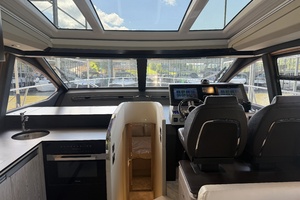 59FT (17.98M) AZIMUT