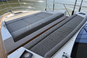 59FT (17.98M) AZIMUT
