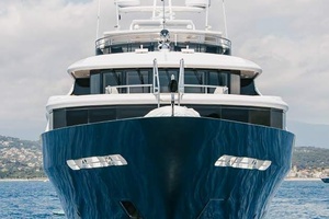 CHAMPAGNE SEAS
