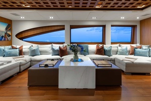 CHAMPAGNE SEAS
