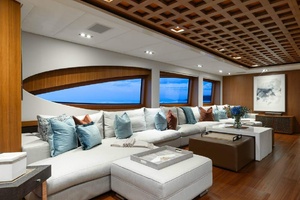 CHAMPAGNE SEAS