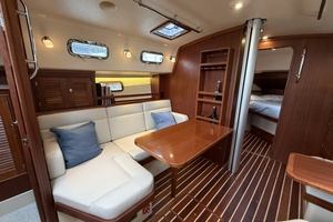 38FT (11.66M) ISLAND PACKET Worth Avenue Yachts