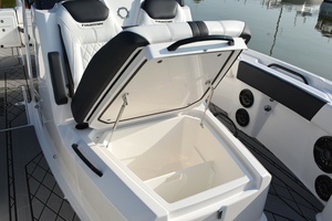 Fish Tales IV 32ft Fountain Yacht For Sale