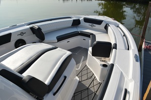 Fish Tales IV 32ft Fountain Yacht For Sale