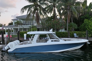 35ft Boston Whaler Yacht For Sale
