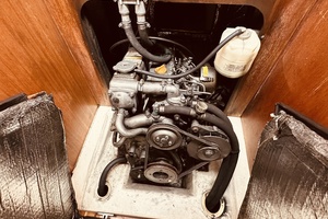 Second Life 35ft Hunter Yacht For Sale