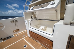 35FT (10.82M) BOSTON WHALER