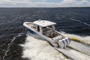 35FT (10.82M) BOSTON WHALER