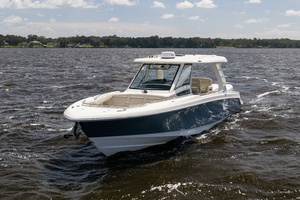 35FT (10.82M) BOSTON WHALER yacht for sale