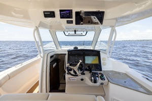 35FT (10.82M) BOSTON WHALER