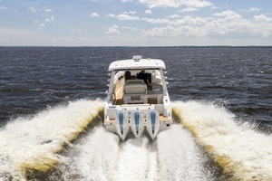 35FT (10.82M) BOSTON WHALER