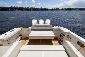 35FT (10.82M) BOSTON WHALER