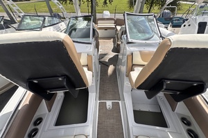 28ft Crownline Yacht For Sale