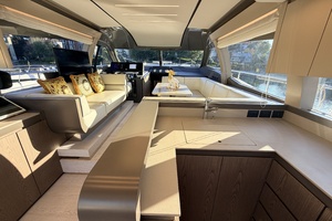 57FT (17.37M) FERRETTI YACHTS