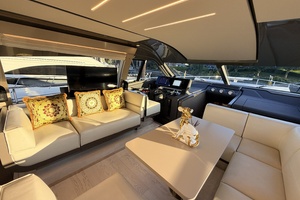 57FT (17.37M) FERRETTI YACHTS