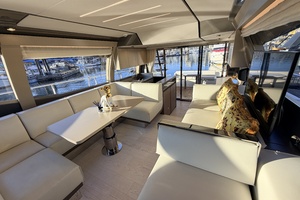 57FT (17.37M) FERRETTI YACHTS