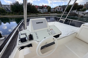 57FT (17.37M) FERRETTI YACHTS