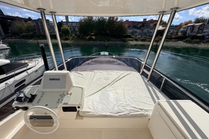 57FT (17.37M) FERRETTI YACHTS