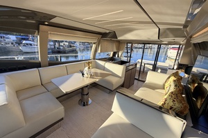 57FT (17.37M) FERRETTI YACHTS