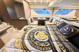 57FT (17.37M) FERRETTI YACHTS