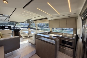 57FT (17.37M) FERRETTI YACHTS