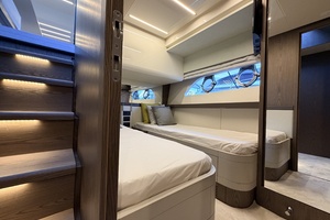 57FT (17.37M) FERRETTI YACHTS