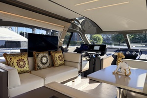 57FT (17.37M) FERRETTI YACHTS