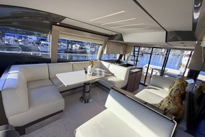 57FT (17.37M) FERRETTI YACHTS