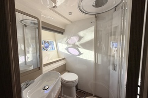 57FT (17.37M) FERRETTI YACHTS