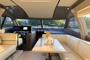 57FT (17.37M) FERRETTI YACHTS