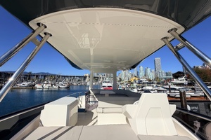 57FT (17.37M) FERRETTI YACHTS