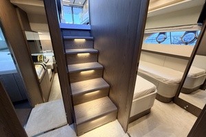 57FT (17.37M) FERRETTI YACHTS