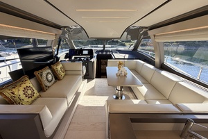 57FT (17.37M) FERRETTI YACHTS