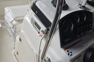 17ft Boston Whaler Yacht For Sale