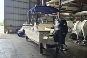 17ft Boston Whaler Yacht For Sale