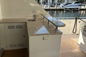 BELLA LISA 100ft Ocean Alexander Yacht For Sale